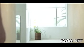 Solo chick fingers her nice hole