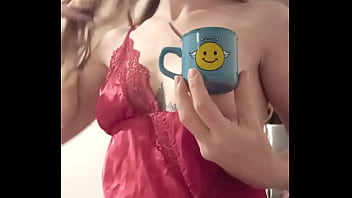 Bonjour mes coquins je vous offre le café