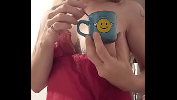 Bonjour mes coquins je vous offre le café