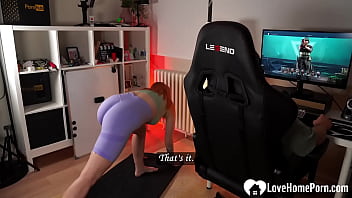 Redheaded cuttie trains before stretching