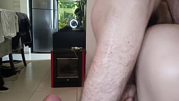 Compilação com dois vídeos de casal versátil se revezando