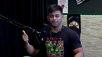 Aprendeu a gravar pornô tem os ângulos corretos teve que aprender a fuder melhor e precisa saber o nome das posições guilherme filmmaker pornô watch sheer red