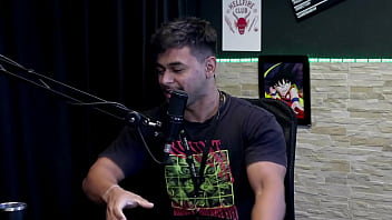 Aprendeu a gravar pornô tem os ângulos corretos teve que aprender a fuder melhor e precisa saber o nome das posições guilherme filmmaker pornô watch sheer red