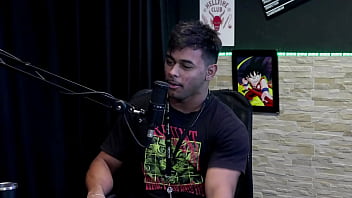 Aprendeu a gravar pornô tem os ângulos corretos teve que aprender a fuder melhor e precisa saber o nome das posições guilherme filmmaker pornô watch sheer red