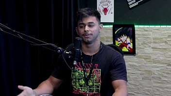 Aprendeu A Gravar Pornô Tem Os ângulos Corretos Teve Que Aprender A Fuder Melhor E Precisa Saber O Nome Das Posições Guilherme Filmmaker Pornô Watch Sheer Red thumbnail