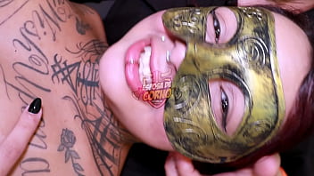 Annie esposa de corno na arena