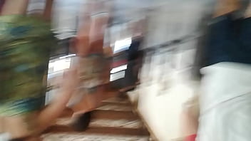 Novinha de shortinho no museu 1 teen short shorts in art gallery 1