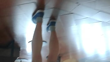 Novinha de shortinho no museu 1 teen short shorts in art gallery 1