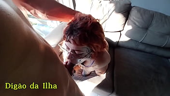 Ruiva tatuada fode com vontade e rebola gostoso