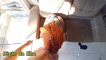 Ruiva tatuada fode com vontade e rebola gostoso