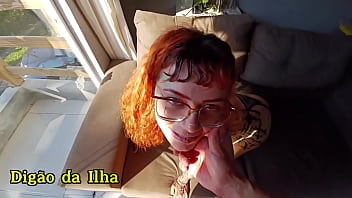 Ruiva tatuada fode com vontade e rebola gostoso