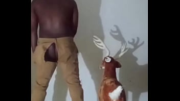 Similar colors to creamy peanut butter 3