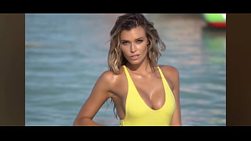 Samantha hoopes titillating photoshoot