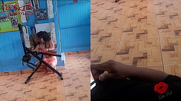 Me dio calambre en las piernas y mi tío mañoso me mete mano y todo lo demás