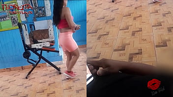 Me dio calambre en las piernas y mi tío mañoso me mete mano y todo lo demás