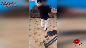 Me dio calambre en las piernas y mi tío mañoso me mete mano y todo lo demás