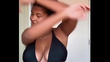 Morena do peitão #1