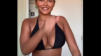 Morena do peitão #1