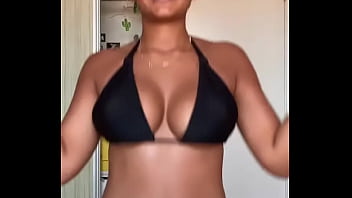 Morena do peitão #1