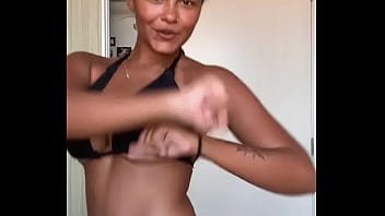 Morena do peitão #1