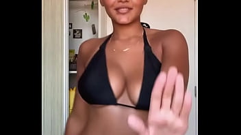 Morena do peitão #1