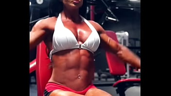 Your favorite muscle mommy is back i have to start going to the gym again soon after a long break i have missed it soo