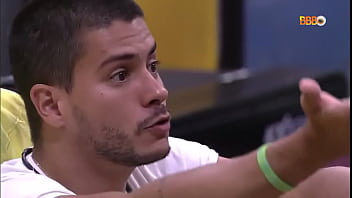 Athur bbb já jantando boca aberta