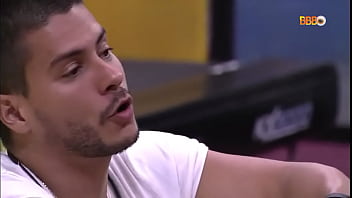 Athur bbb já jantando boca aberta