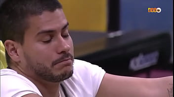 Athur bbb já jantando boca aberta