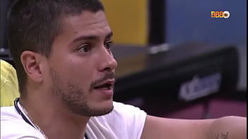 Athur bbb já jantando boca aberta