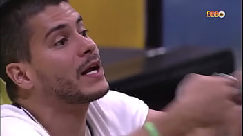 Athur bbb já jantando boca aberta