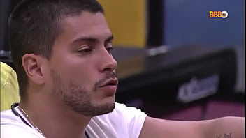 Athur bbb já jantando boca aberta