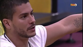 Athur bbb já jantando boca aberta