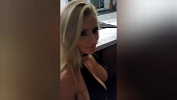 Cheating wife removes condom from stranger and gets creampied