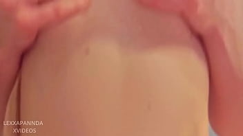 Esposa caliente folla sin condon con el gordo vecino