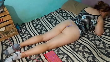 Filmo como le toco sus nalgas