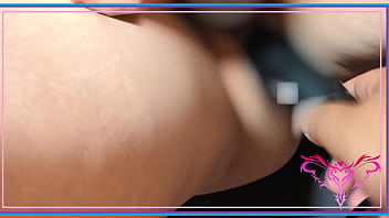 “electric shock of pleasure – until her whole body trembles 電まで恥骨を挟み撃ち