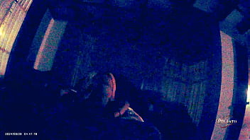 Metiéndole pinga de misionero en su cuarto sin editar sin cortes sin filtros