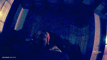 Metiéndole pinga de misionero en su cuarto sin editar sin cortes sin filtros