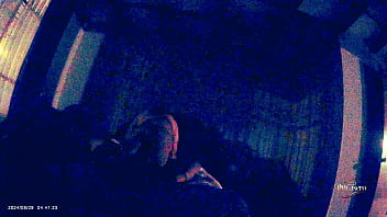 Metiéndole pinga de misionero en su cuarto sin editar sin cortes sin filtros