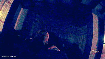 Metiéndole pinga de misionero en su cuarto sin editar sin cortes sin filtros