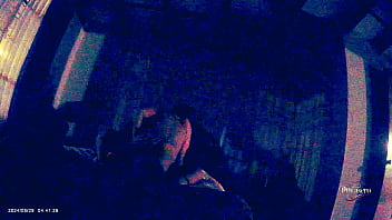 Metiéndole pinga de misionero en su cuarto sin editar sin cortes sin filtros