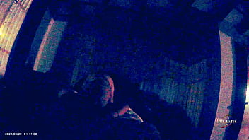 Metiéndole pinga de misionero en su cuarto sin editar sin cortes sin filtros