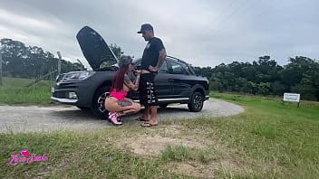 Meu carro quebrou dei a buceta para o mecanico