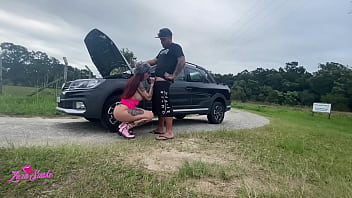 Meu carro quebrou dei a buceta para o mecanico