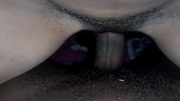 Me follo a mi cachonda madrastra sedienta de verga