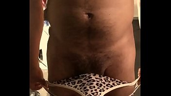 Rico masturbando con la tanga de galdina martinez