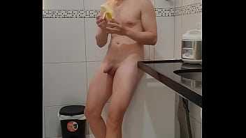 Tu Gostas De Cair De Boca Numa Banana thumbnail