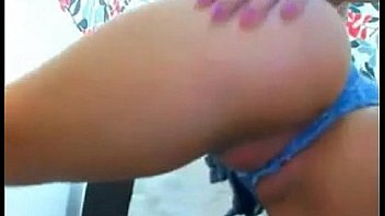 Pretty latin cam girl