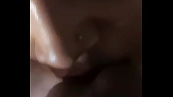 Banho de espuma e porra na bucetinha da morena